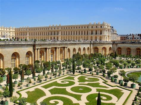 the palace of versailles in french